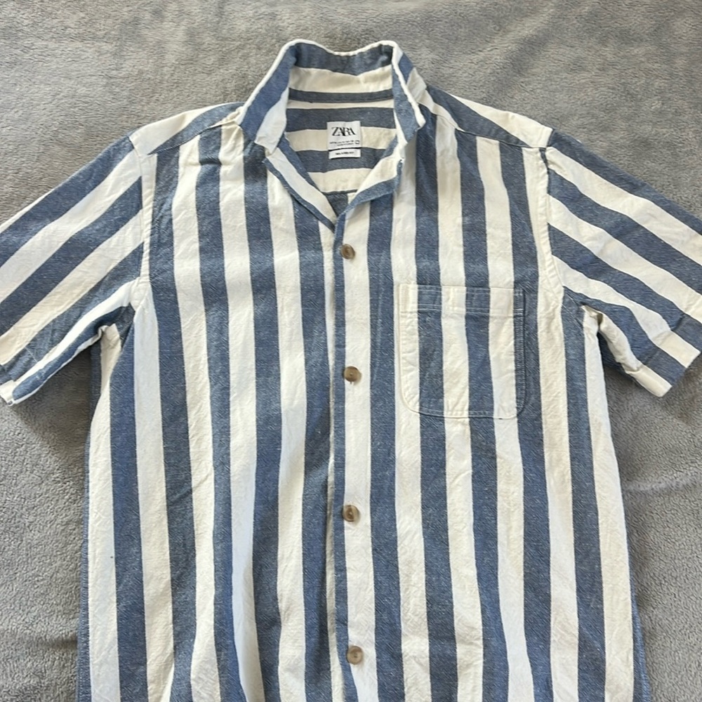Zara casual button down blue and white shirt